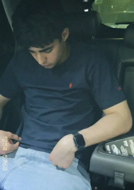 Я Малик, 18, из Асина, ищу знакомства без обязательств