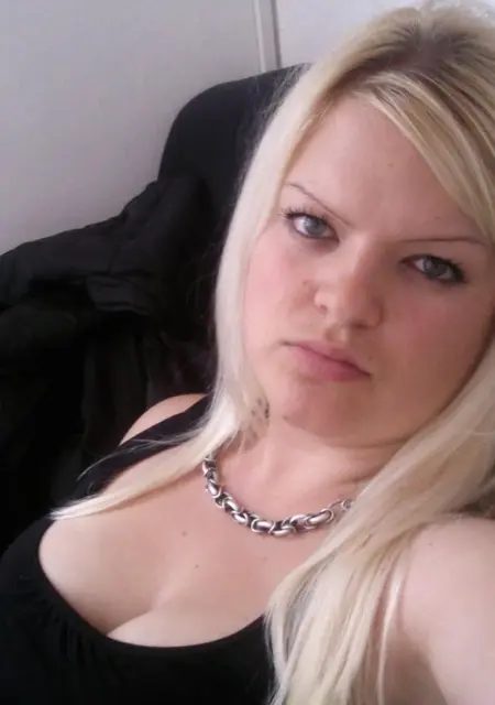 Олеся из Областной, мне 25, познакомлюсь без обязательств