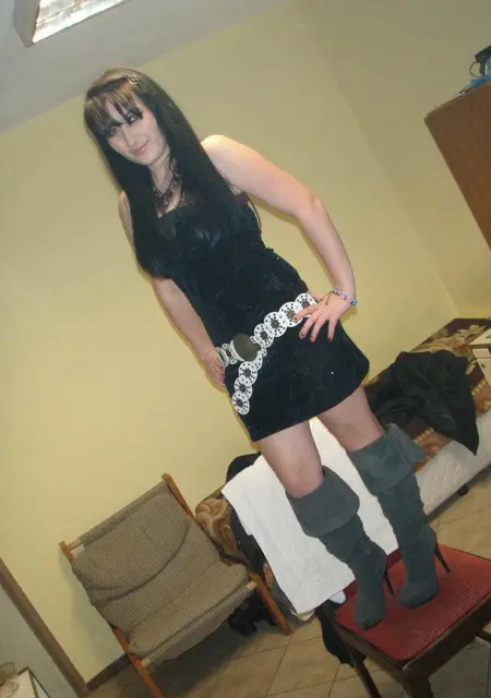 Эльвира из Мирного, мне 19, познакомлюсь для общения