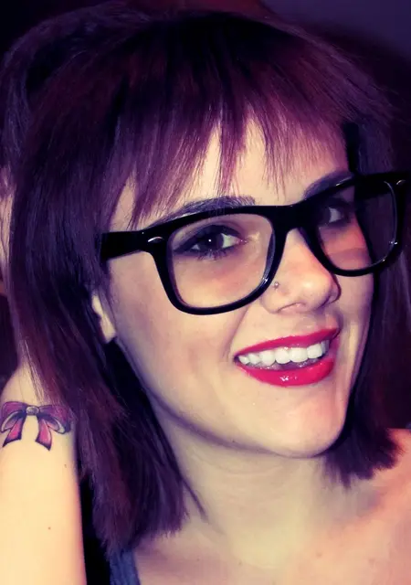 Я Диана, 18, из Большого Шумаково, ищу знакомство для постоянных отношений