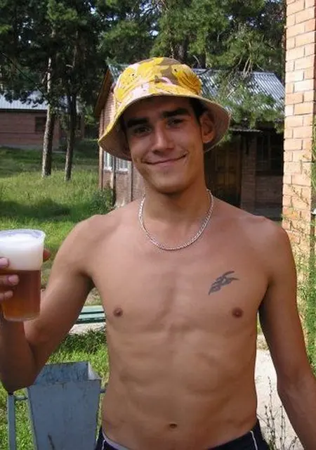 Я Кирилл, 39, из Тольятти, ищу знакомство для постоянных отношений