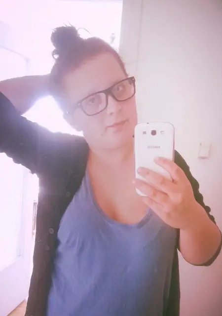 Я Виктория, 19, из Губкинского, ищу знакомство для постоянных отношений