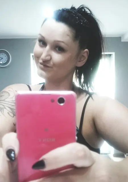 Инесса из Ломоносова, ищу на сайте общение