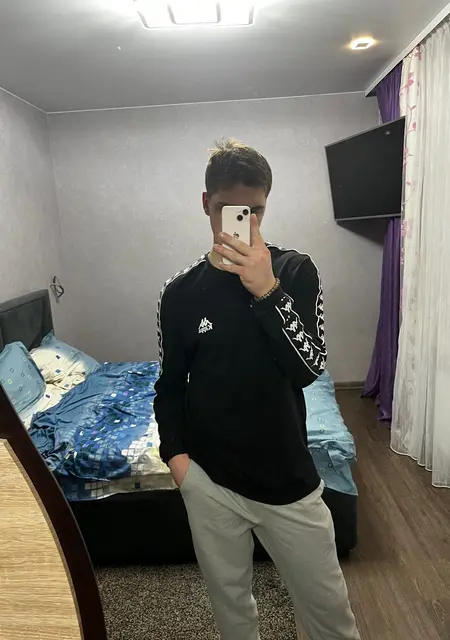 Андрей из Загорянского, мне 22, познакомлюсь без обязательств