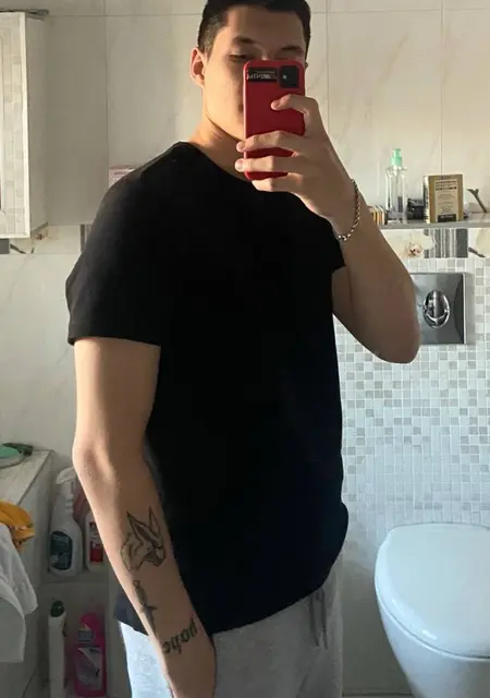 Руся из Сургута, мне 20, познакомлюсь на одну ночь