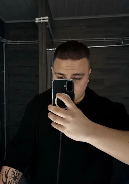 Костя из Мурманска, мне 18, познакомлюсь на одну ночь