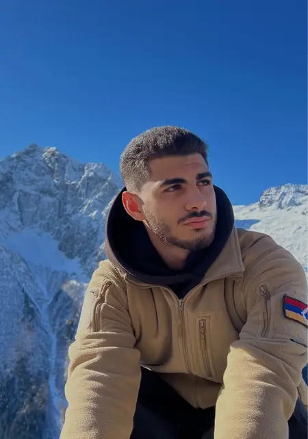 Арсен из Ставрополя, мне 18, познакомлюсь на одну ночь