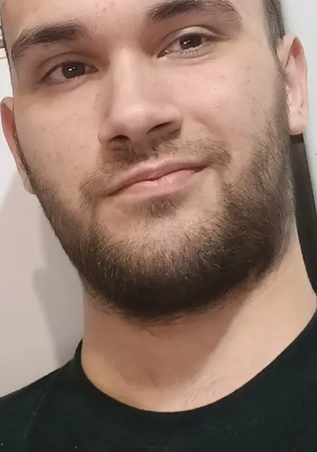 Артём из Выборга, мне 21, познакомлюсь для приятного времяпровождения