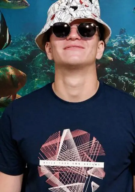 Я Тимур, 25, из Армавира, ищу знакомства без обязательств