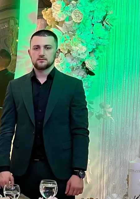 Руслан из Реутова, мне 25, познакомлюсь для открытые отношения