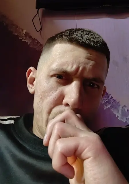 Павел из Елизова, мне 27, познакомлюсь для общения