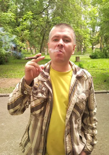 Дима из Глазова, мне 48, познакомлюсь на одну ночь