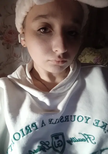 Я Олеся, 20, из Бронниц, ищу знакомство для приятного времяпровождения