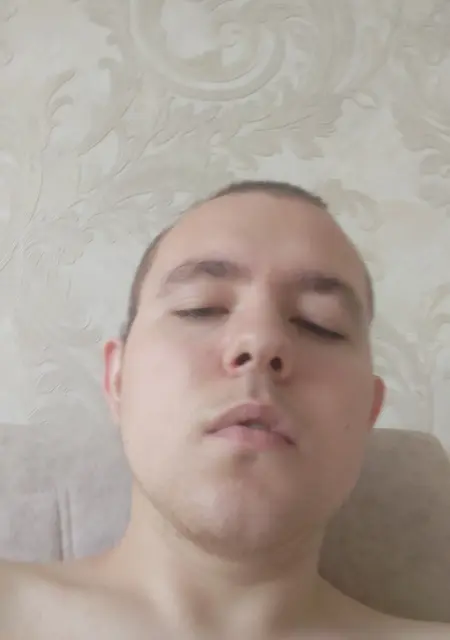 Кирилл из Димитровграда, мне 19, познакомлюсь для постоянных отношений