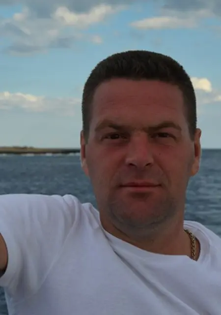 Андрей из Ломоносова, мне 47, познакомлюсь на одну ночь