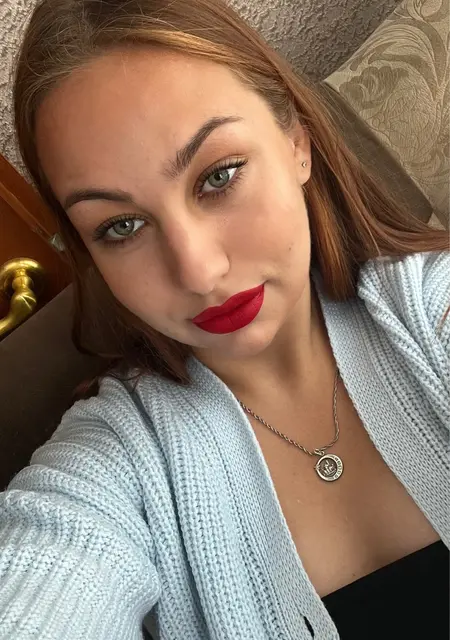 Ksenia из Челябинска, мне 19, познакомлюсь для общения