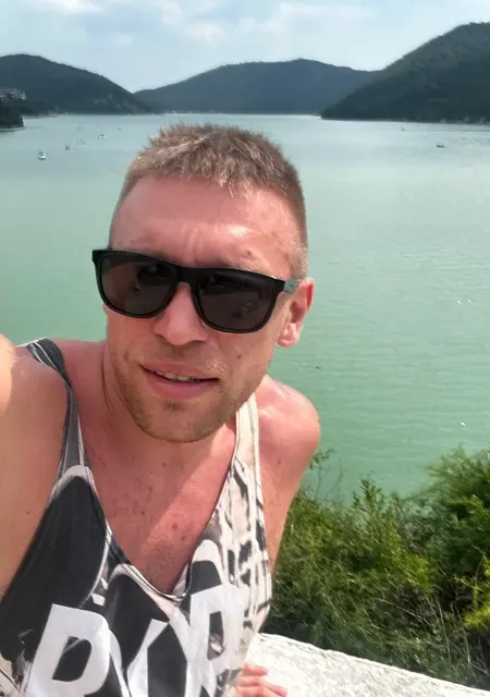 Я Антон, 35, из Кадуя, ищу знакомство для приятного времяпровождения