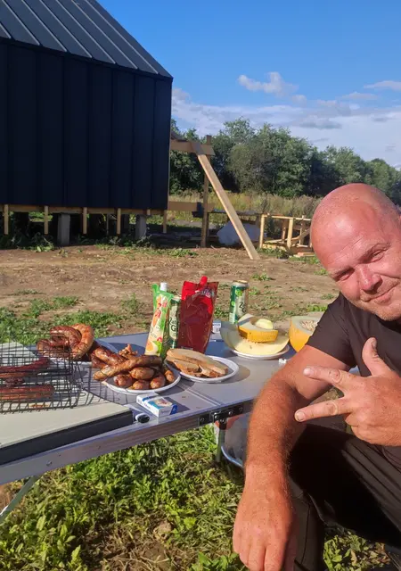 Олег из Гатчины, мне 44, познакомлюсь для приятного времяпровождения