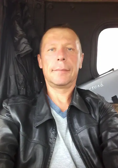 Слава из Ватутинки, мне 46, познакомлюсь на одну ночь