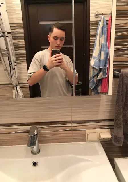 Я Влад, 25, из Новоуральска, ищу знакомство для приятного времяпровождения