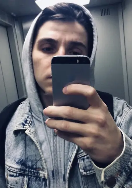 Денис из Кирова, ищу на сайте знакомства без обязательств