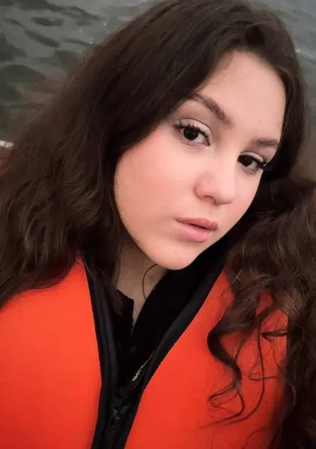 Я Елизавета, 18, знакомлюсь для приятного времяпровождения в Ревде