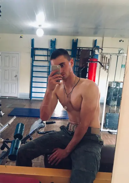 Лёша из Севастополя, мне 25, познакомлюсь без обязательств